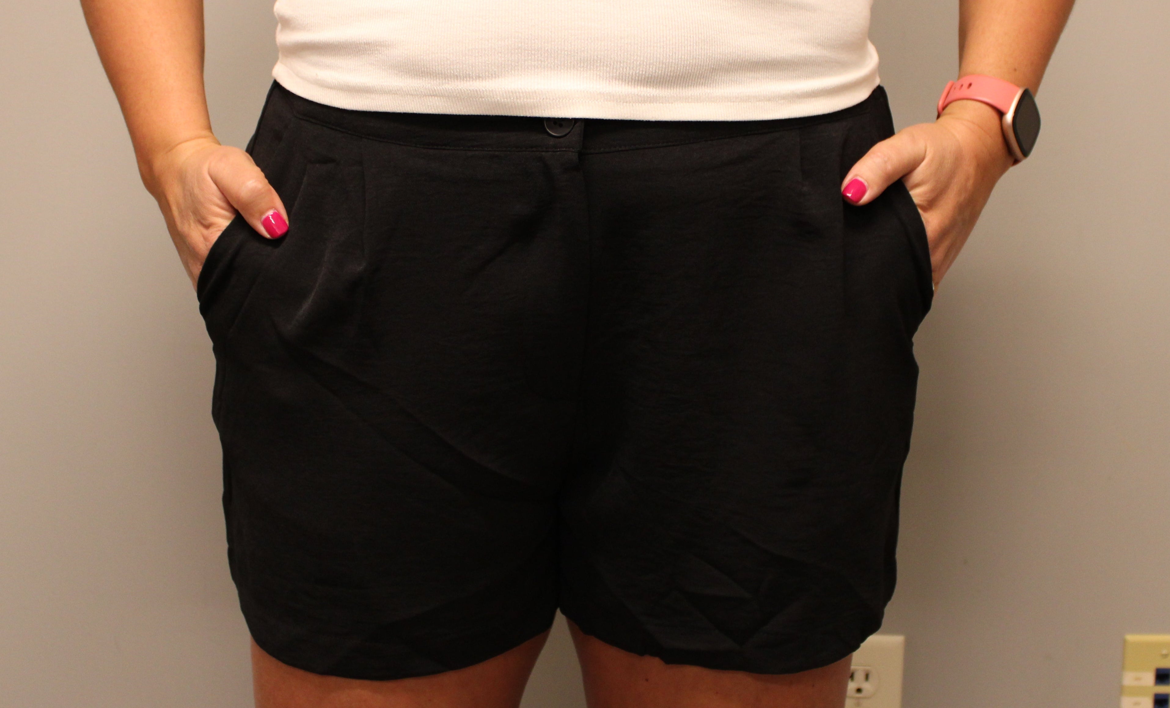 BLACK FLOWY SHORTS
