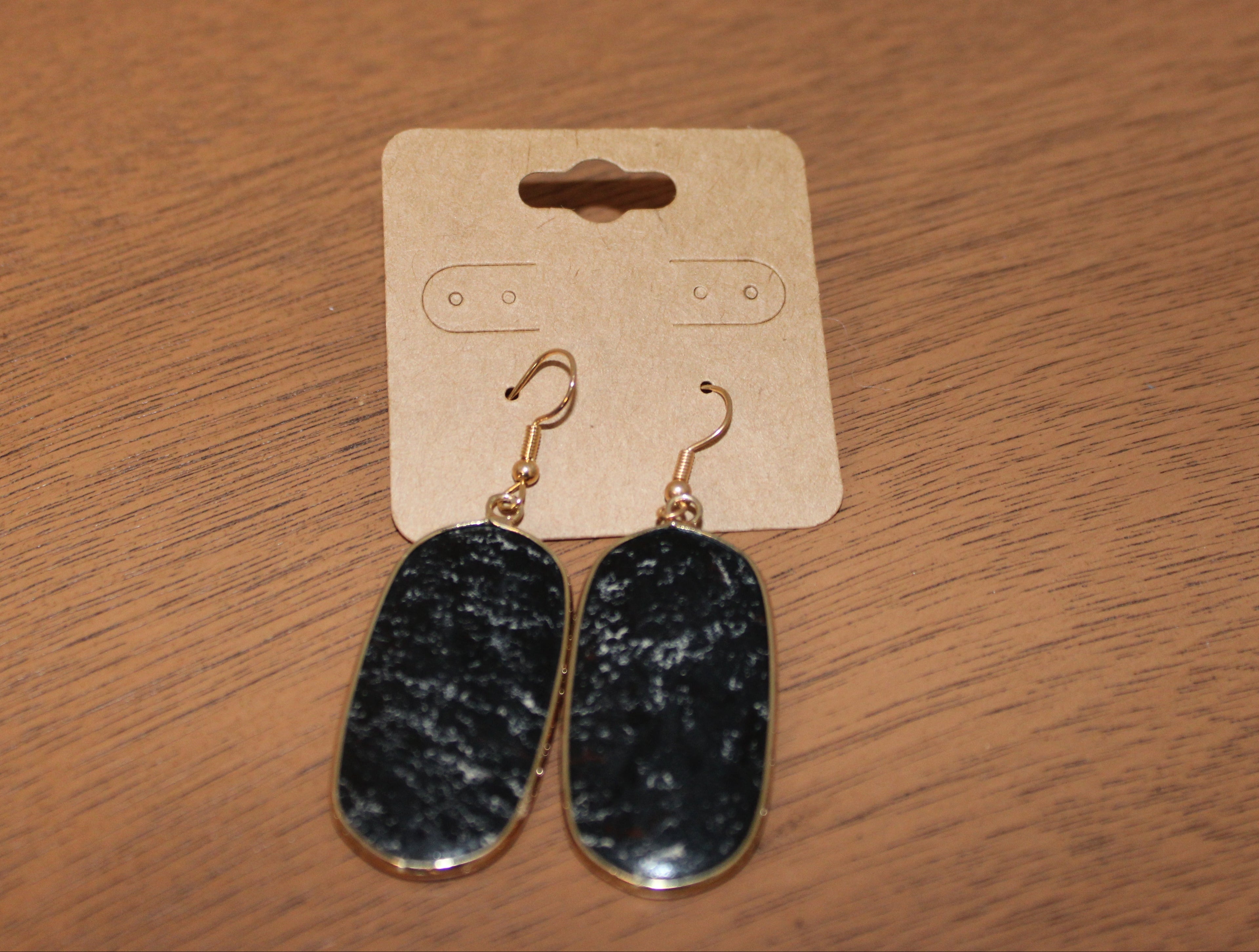BLACK STONE EARRINGS