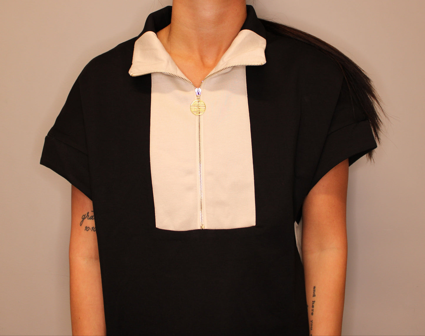 BLACK COLLARED SET