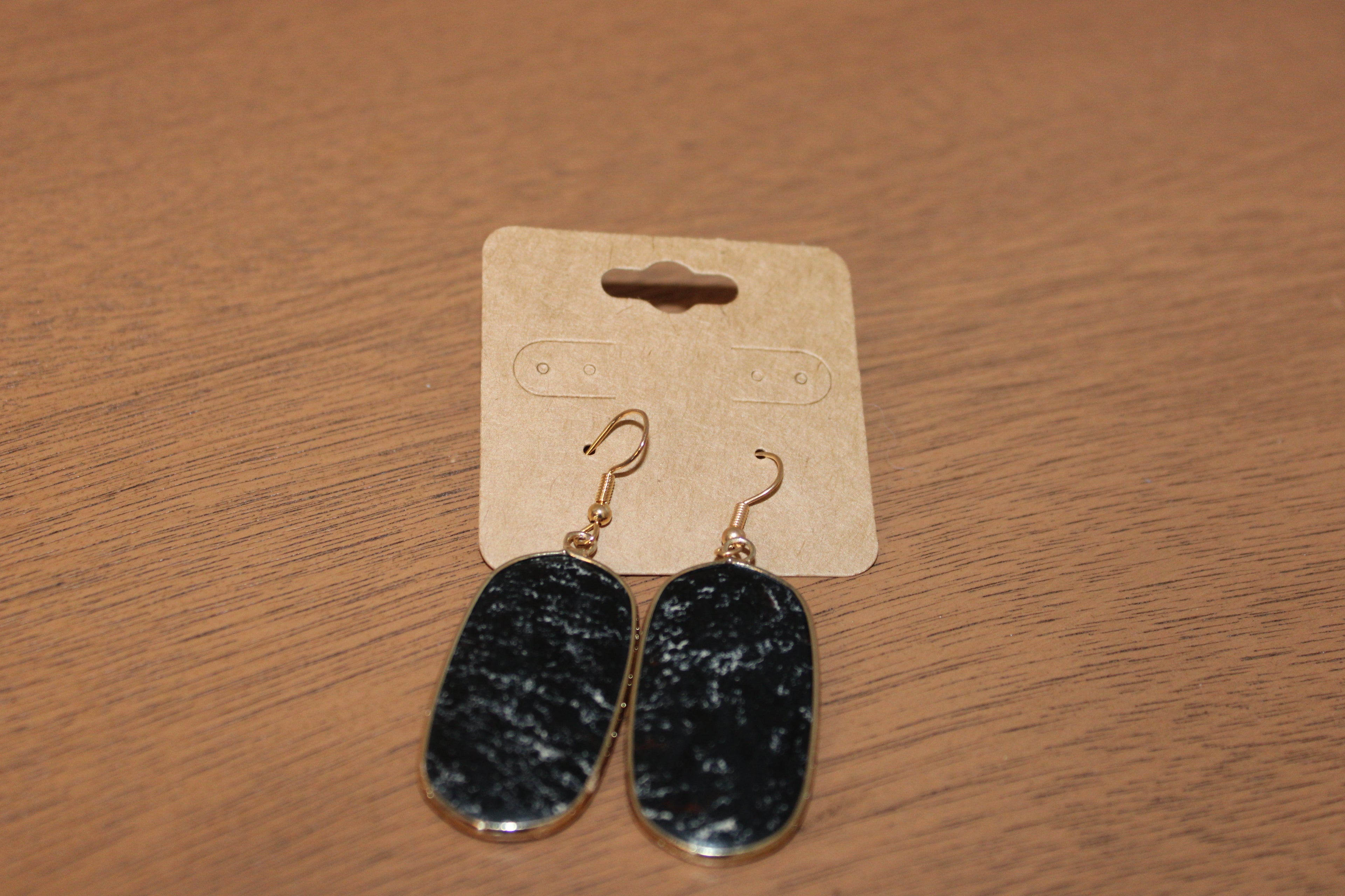 BLACK STONE EARRINGS