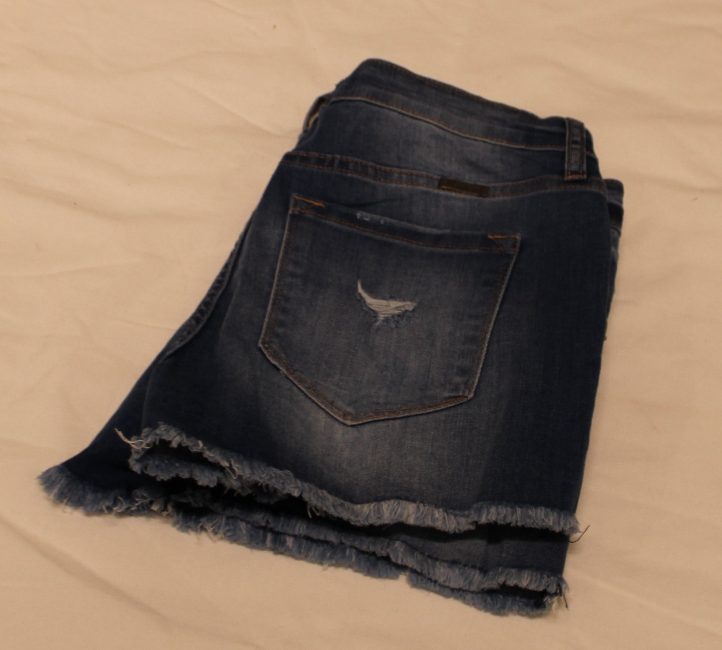 KANCAN MID-RISE SHORTS