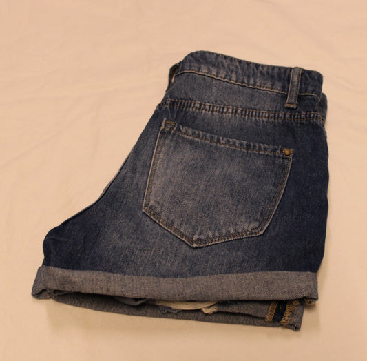 PETRA 153 SHORTS