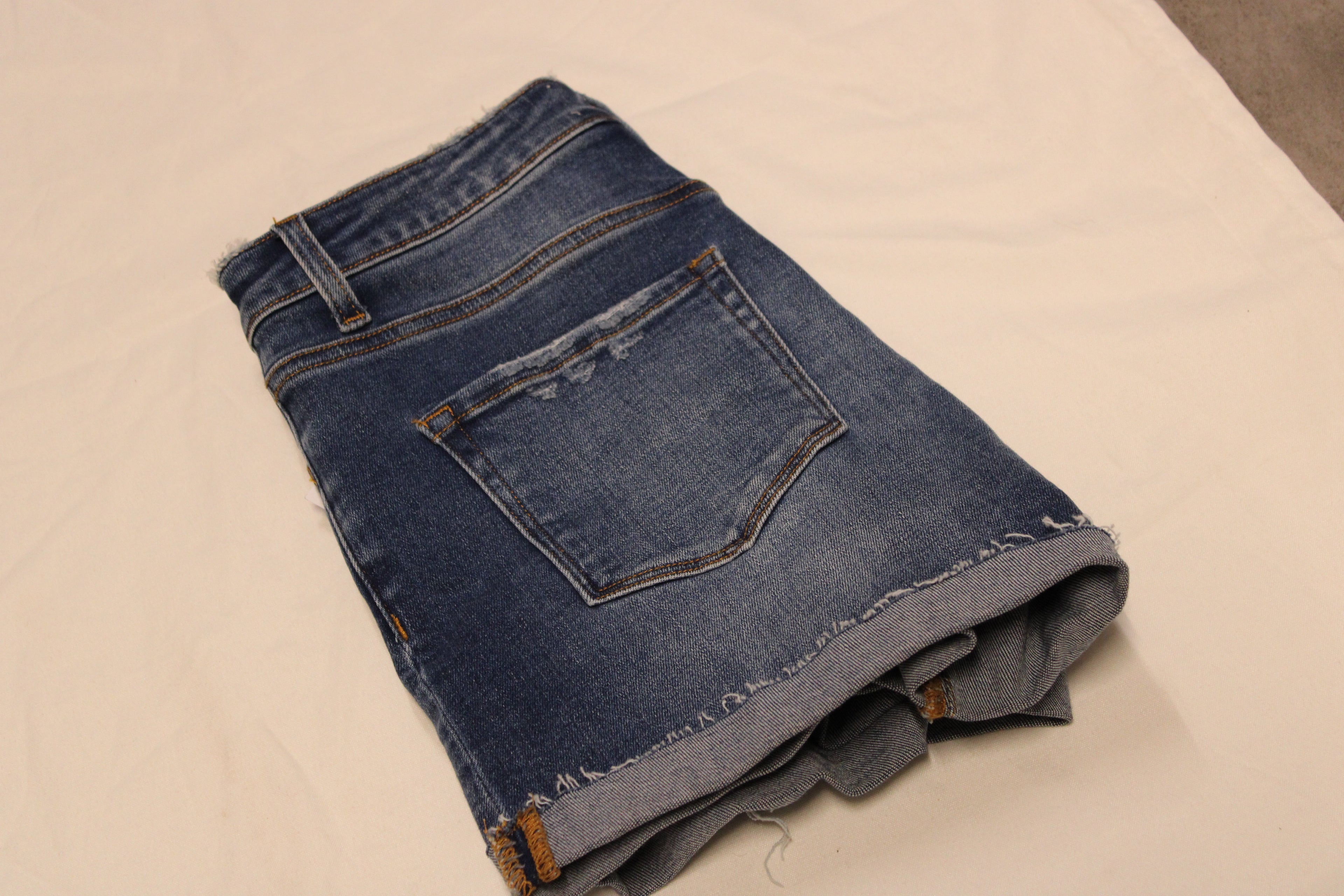 VERVET COURTNEY MOM SHORTS